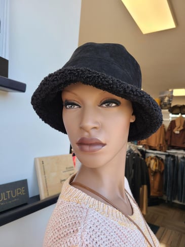 DI FIRENZÉ CHAPEAU STYLE BOB INTÉRIEUR EN FAUX MOUTON