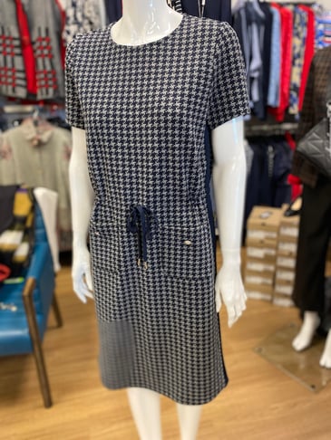 YEST SAFIRA ROBE MOTIF GRIS MARINE MANCHE COURTE