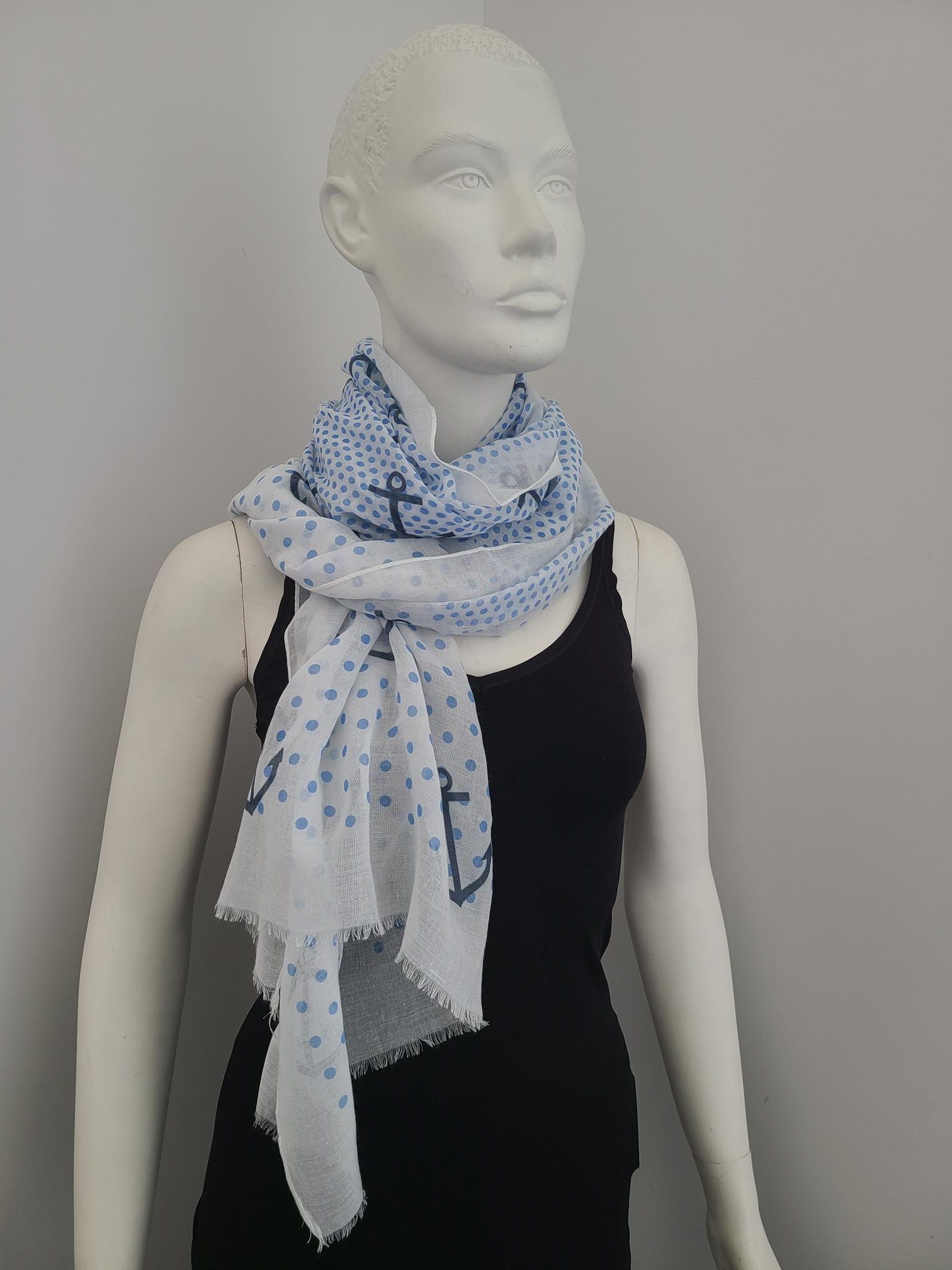 AXELLE FOULARD D'ÉTÉ BLANC À POIS BLEUS AVEC ANCRES MARINES