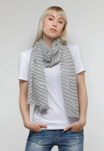 FRAAS FOULARD LÉGER AVEC RAYURES ET PETITES FRANGES