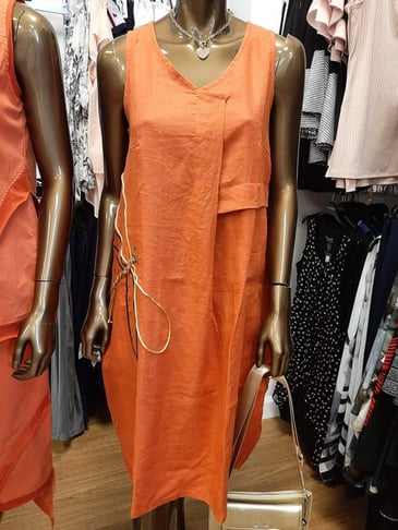 TARA VAO ROBE SANS MANCHE COL ROND LIBELLULE OR ET NOIRE