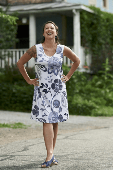 RNSP ROBE RÉVERSIBLE BLANC IMPRIMÉ FLEURS BLEUES CONTOUR BLEU
