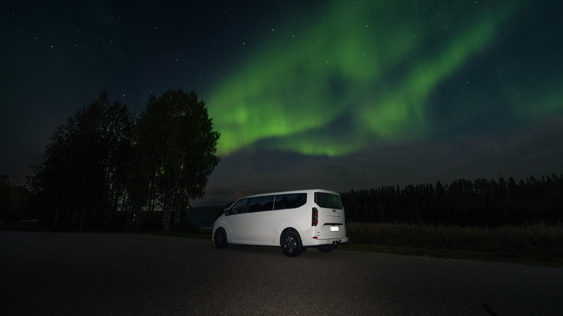 Northern lights tour with rental car from Rovaniemi