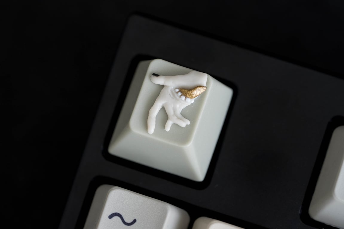 Beigedog (Gold)