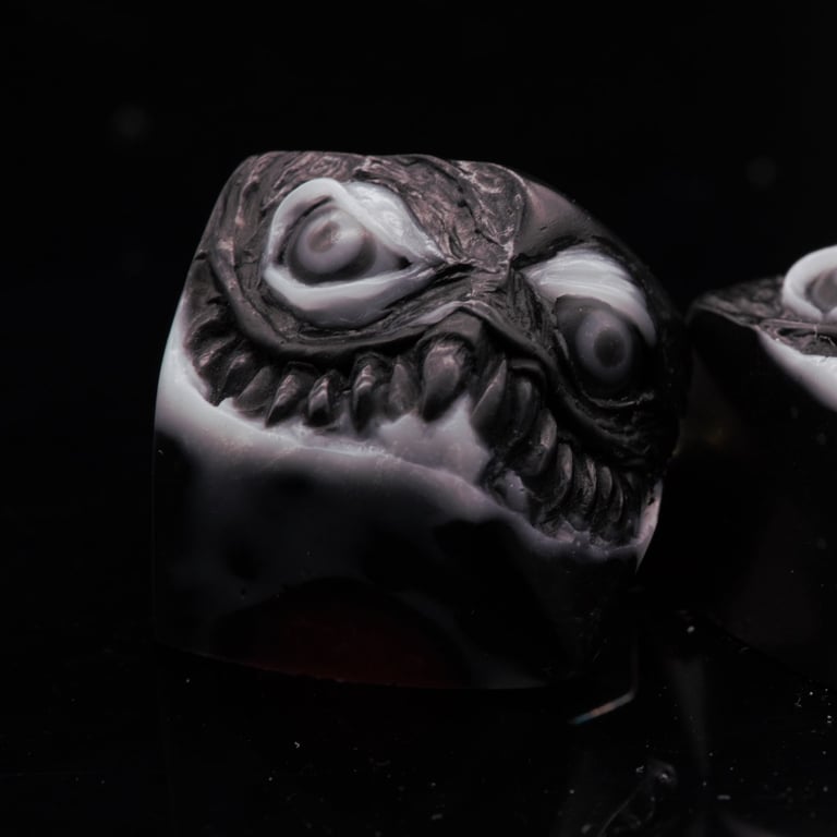 Monochrome R2 (Dark)