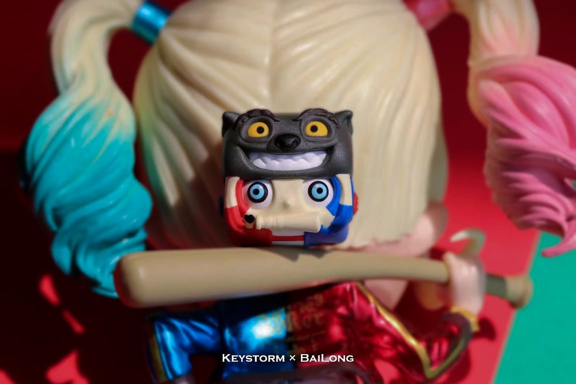 36 Harley Quinn