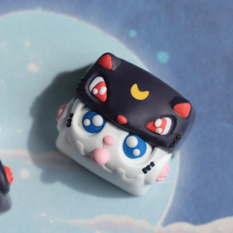12 Luna