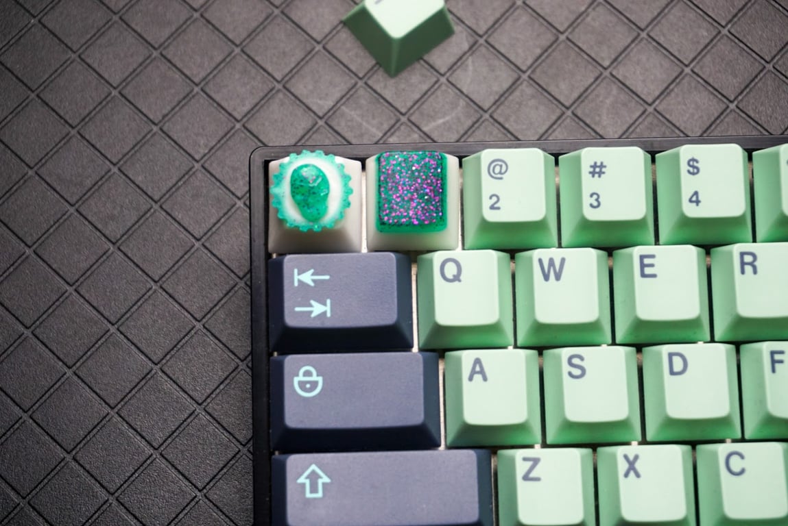 Green Cosmic Giveaway Set
