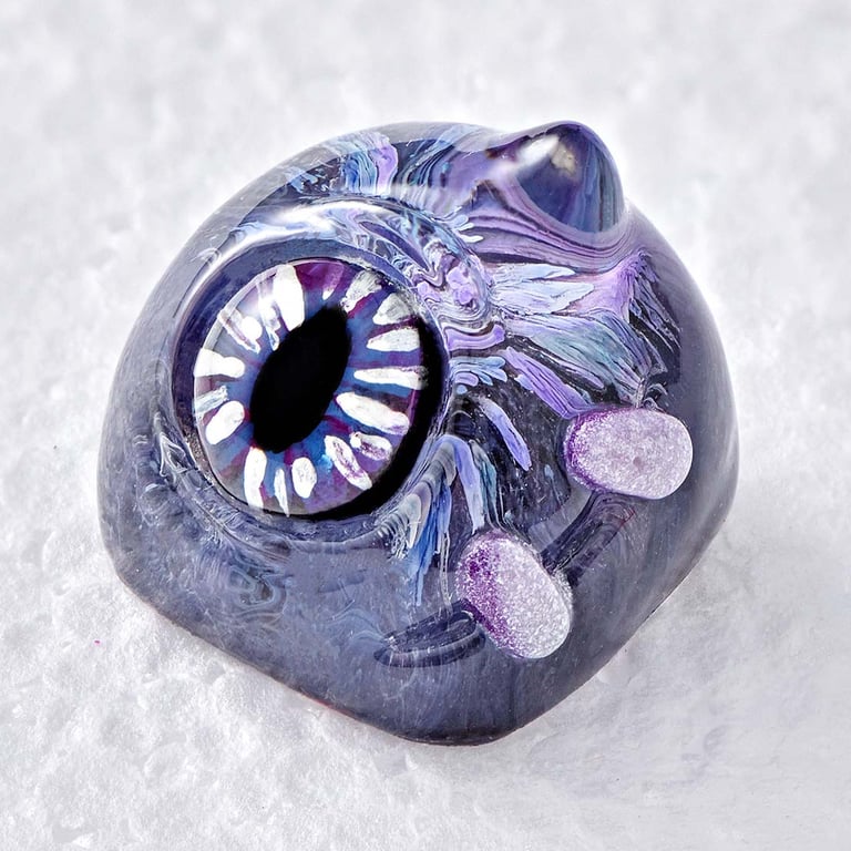 Raven Pom / Cateye ball