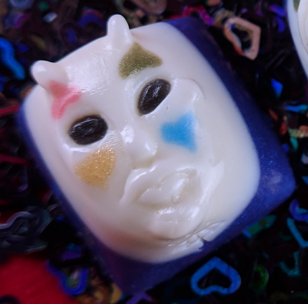<3 Face