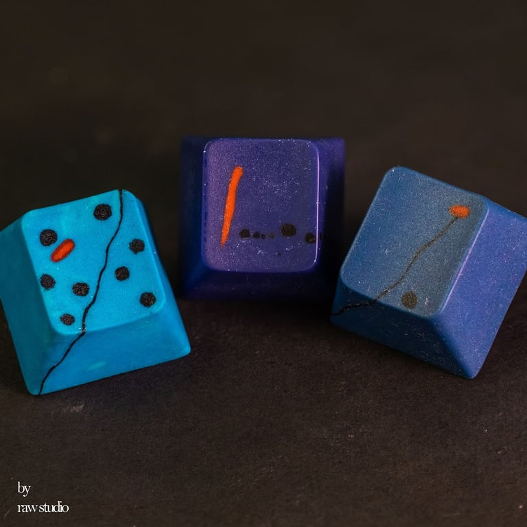 Miro's blue set