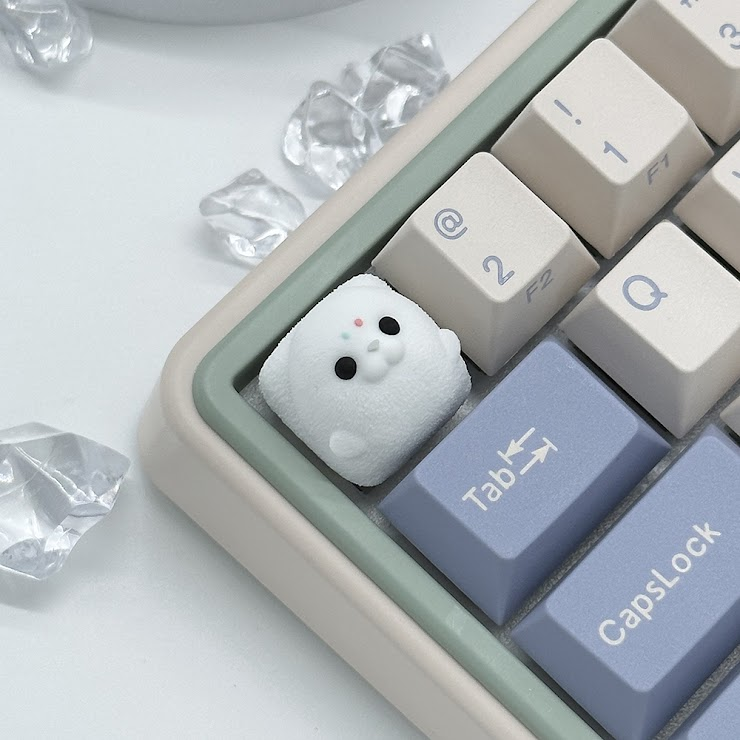 Modern Dolch Light White