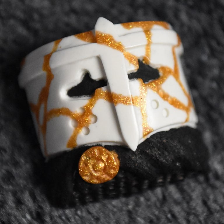 Kintsukuroi
