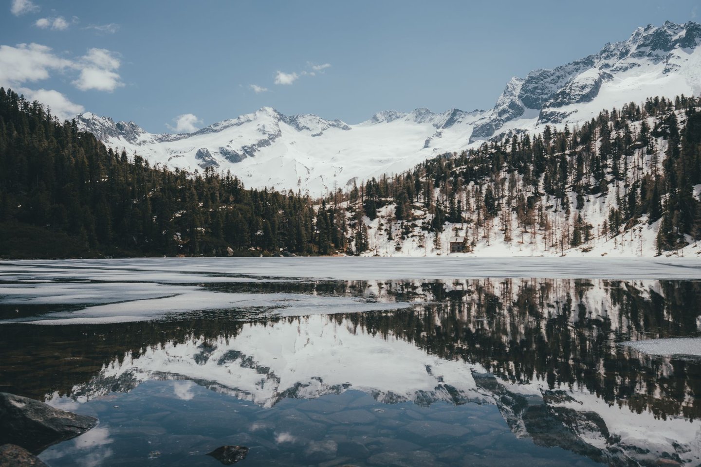 Frozen lake in Bad Gastein