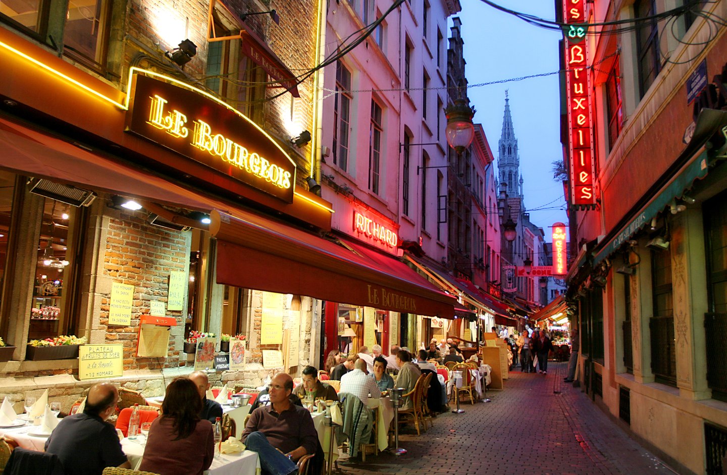 People eating outside in central Brussels in summer
