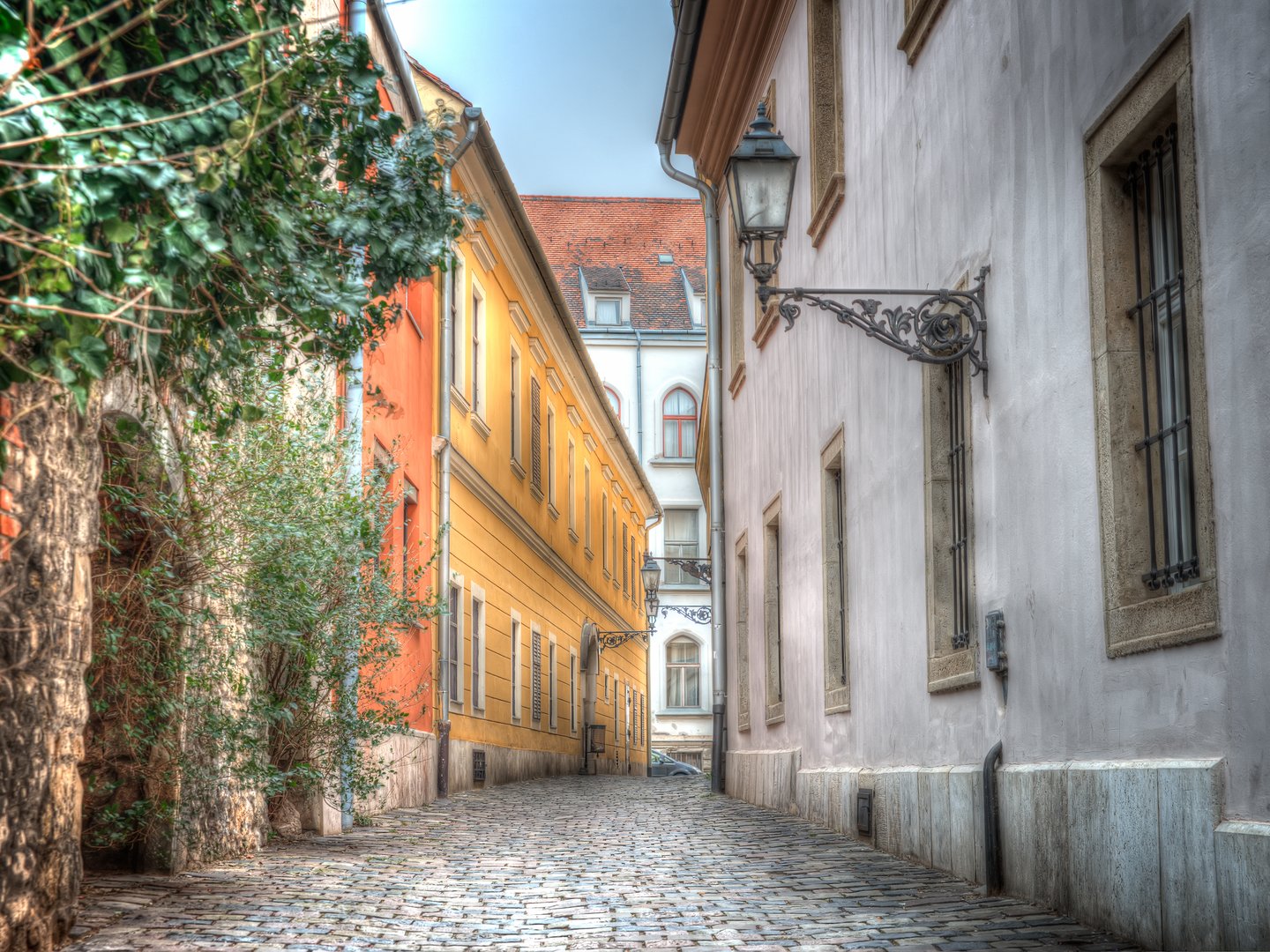 Narrow streets in Buda
