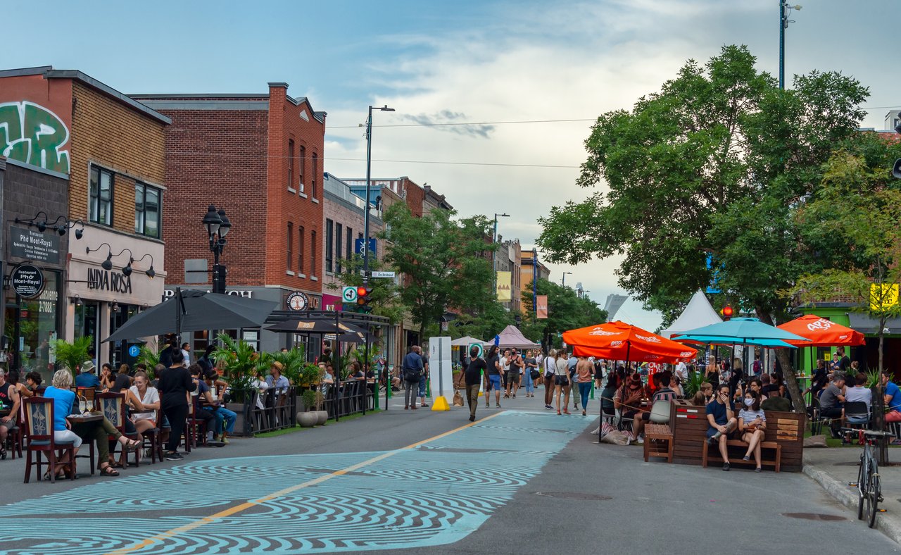 People sitting outside restaurants in Montreal