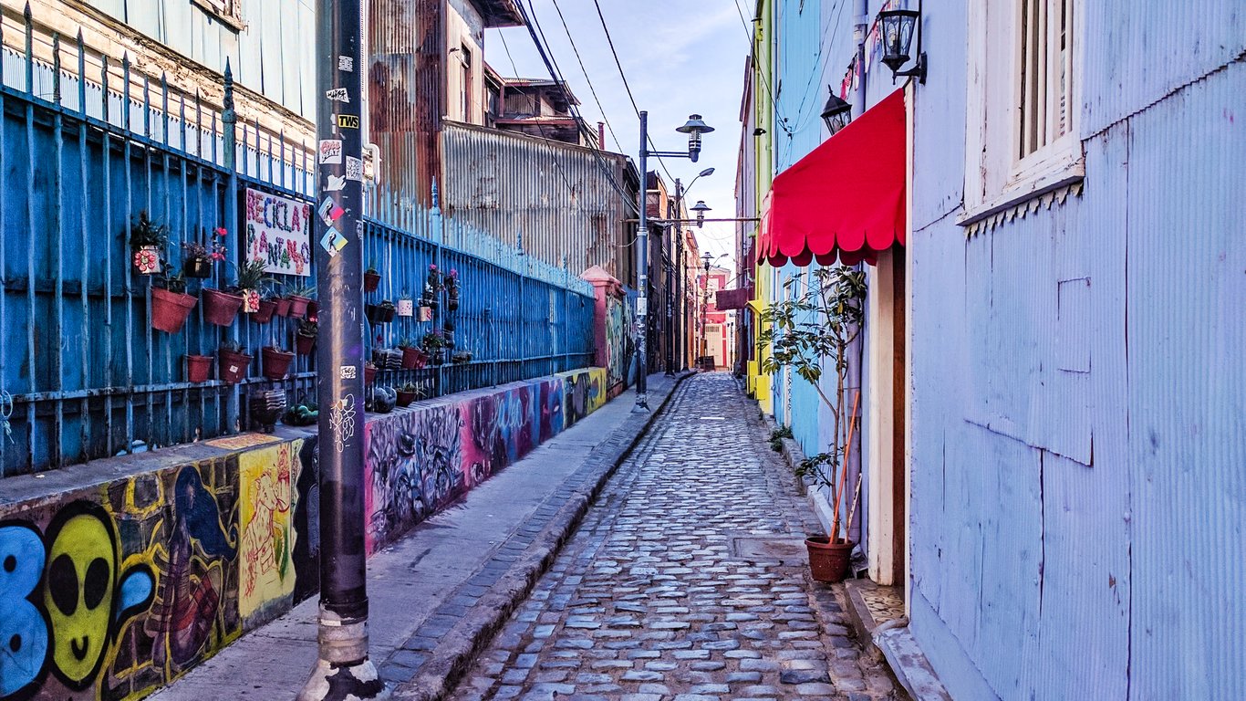 A colourful, narrow street in Valparaiso, Chile