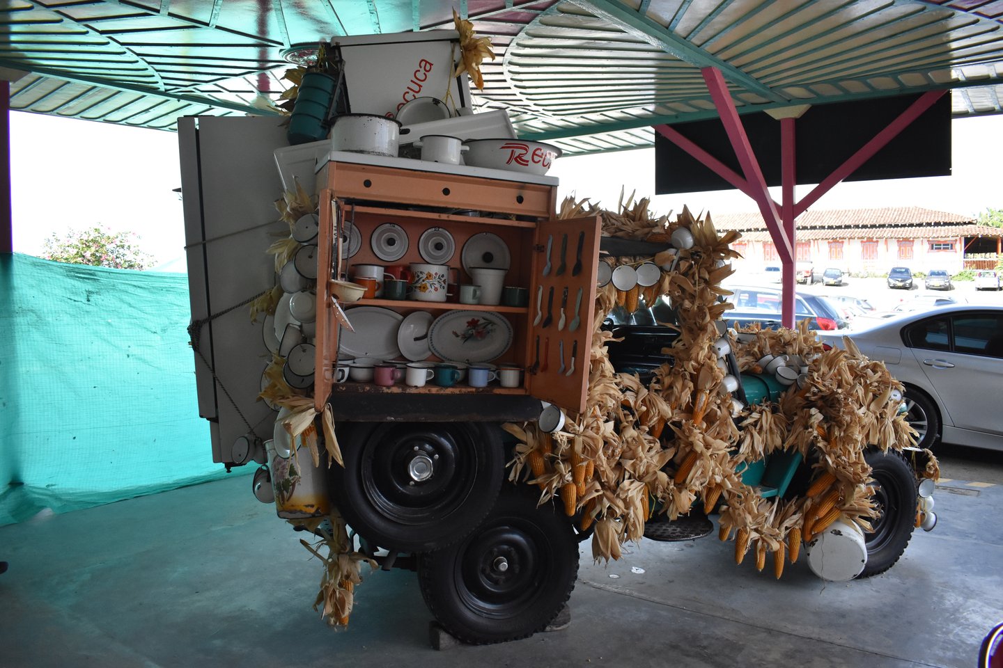 A loaded jeep willy at Recuca Coffee Farm