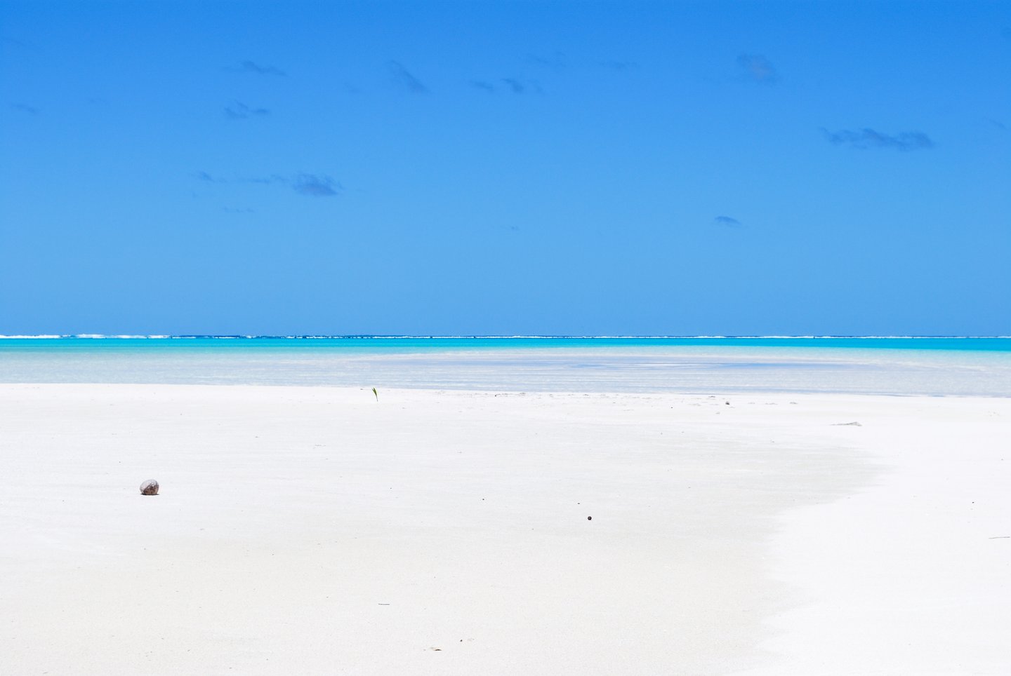 A white, sandy beach on Aitutaki