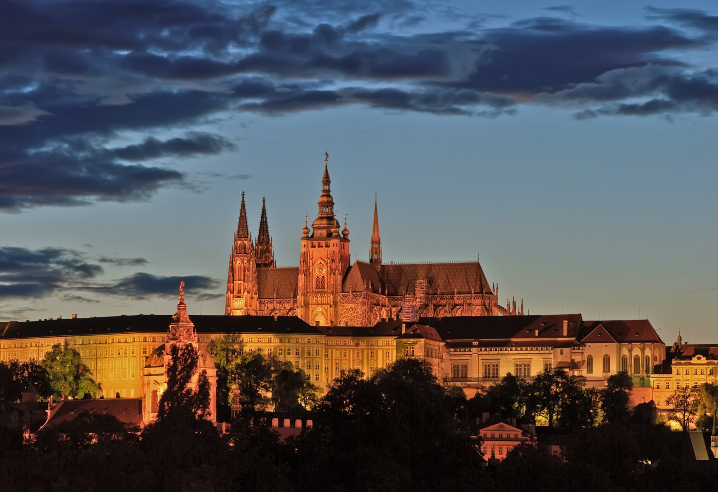 Prague Castle and St. Vitus Cathedral at night.