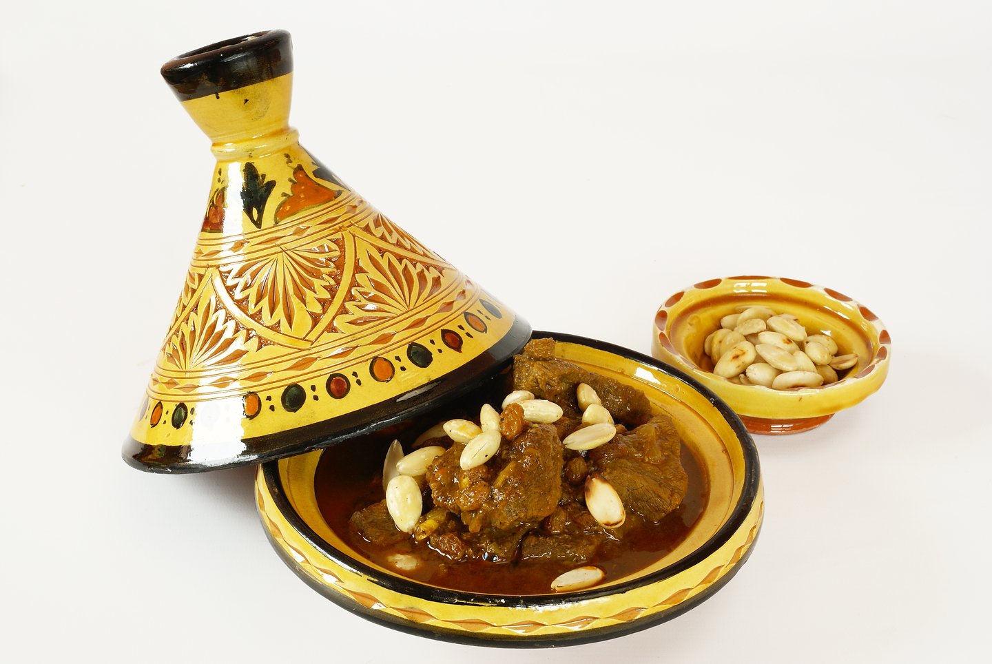 Moroccan lamb tagine with almonds and raisins