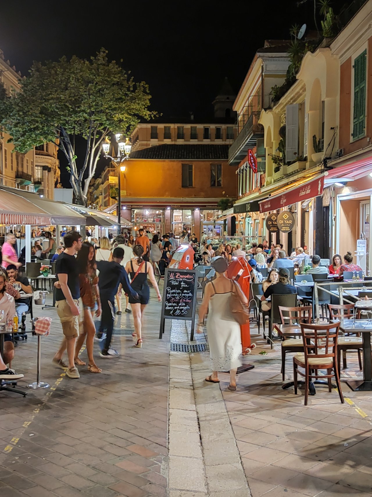 Restaurants and bars in the historic district of Nice