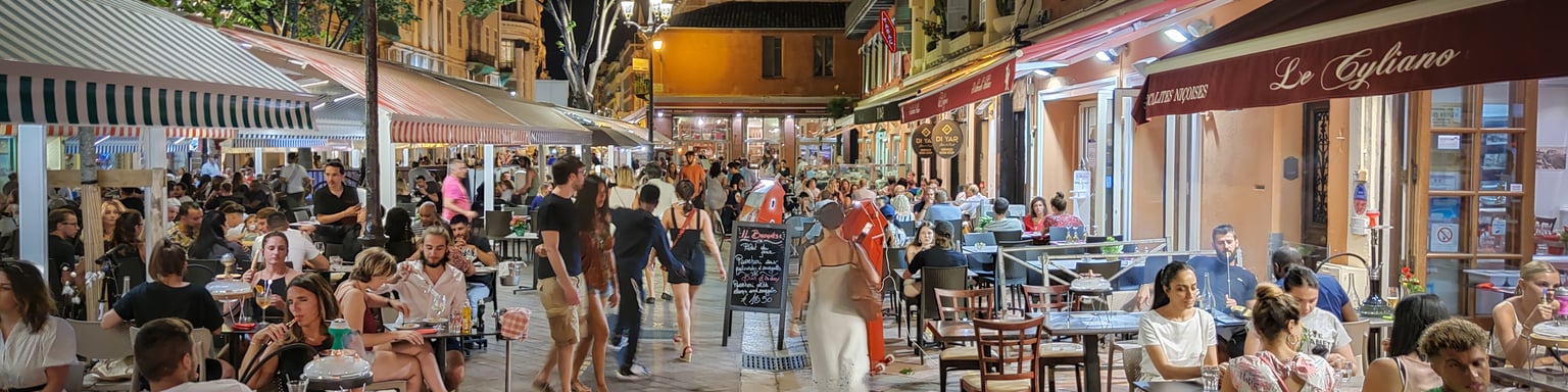 Restaurants and bars in the historic district of Nice