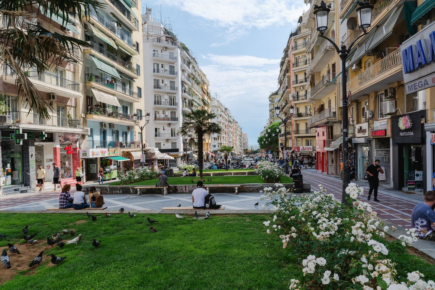 Green space and boutiques in Tsimiski Street, Thessaloniki.