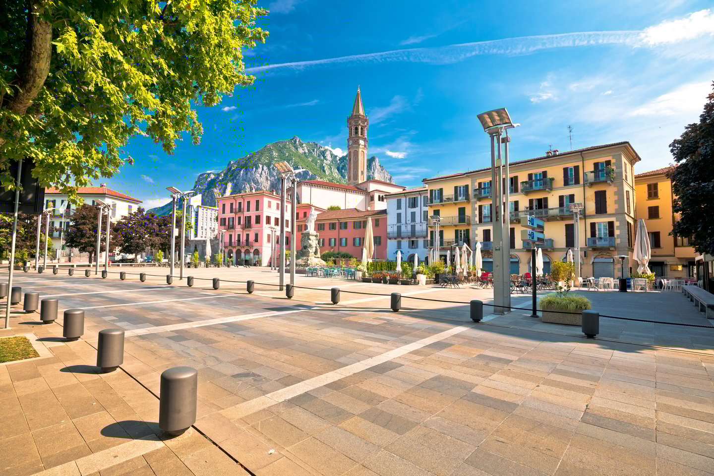 The town square and church in Lecce, Lake Como