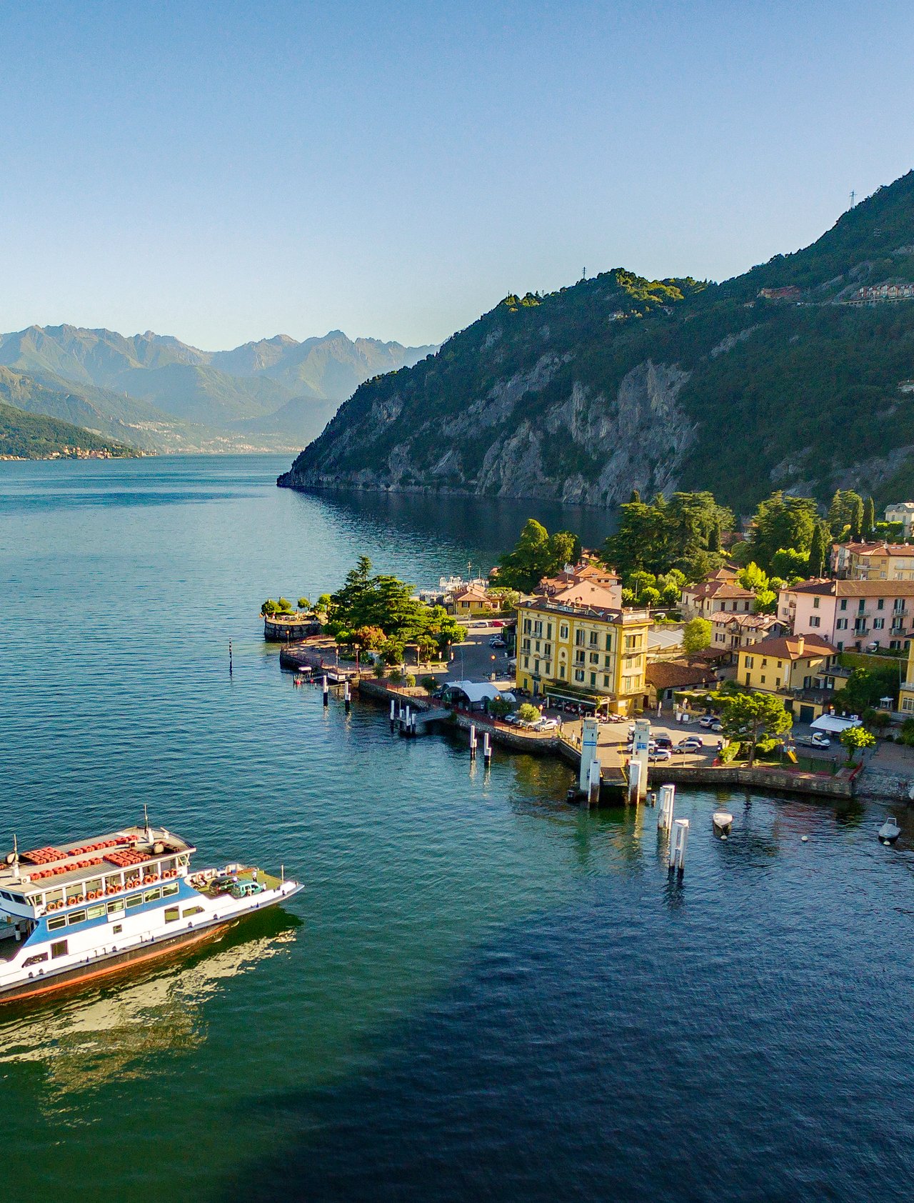 A ferry heading to the town of Varenna in Lake Como