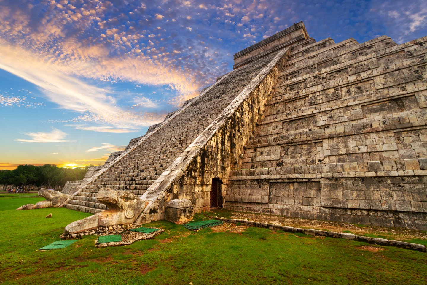 Detailing on the side of the pyramid in Chichen Itza