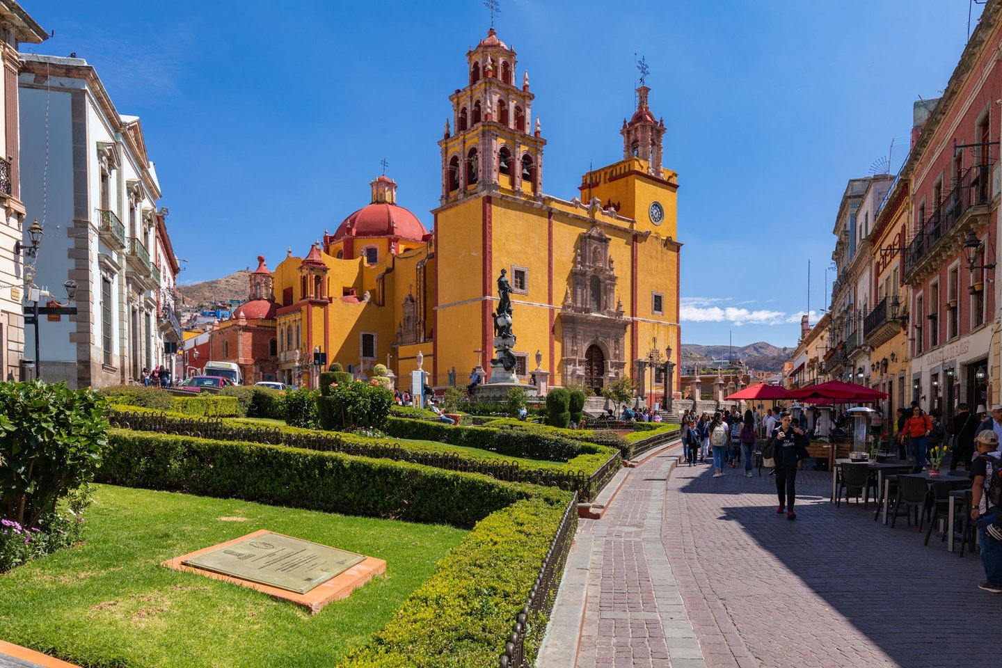 Basilica of Our Lady of Guanajuato cathedral and Plaza de la Paz in Guanajuato City, Mexico