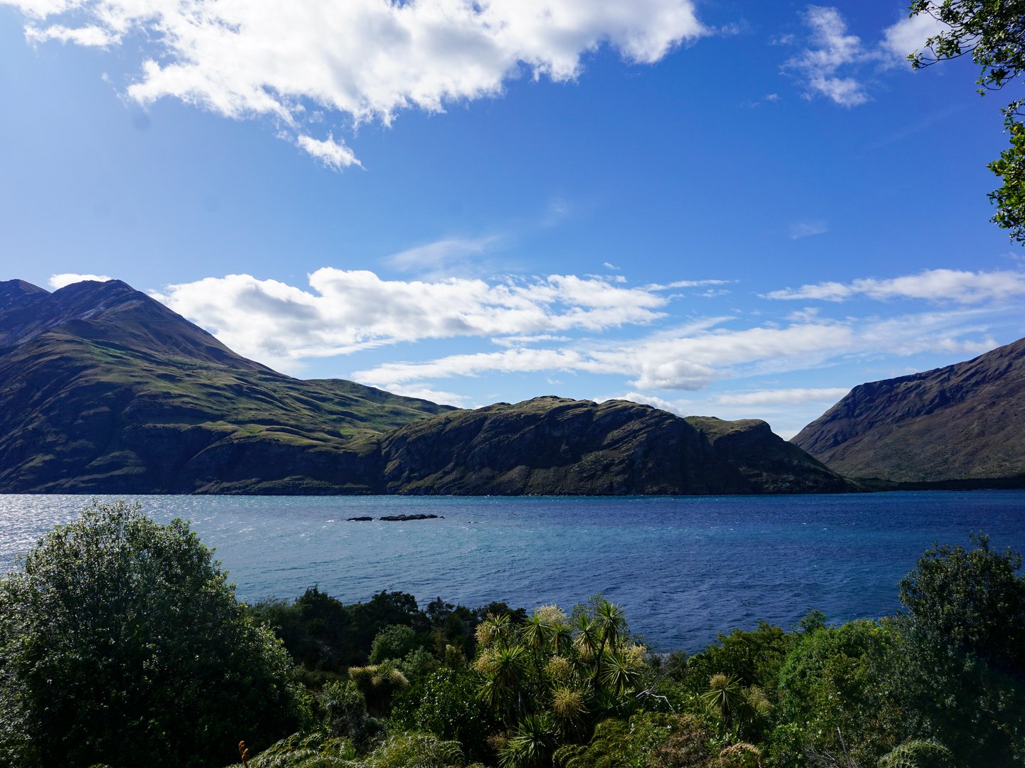 Views of Lake Wanaka on the trial to Arethesa Pool