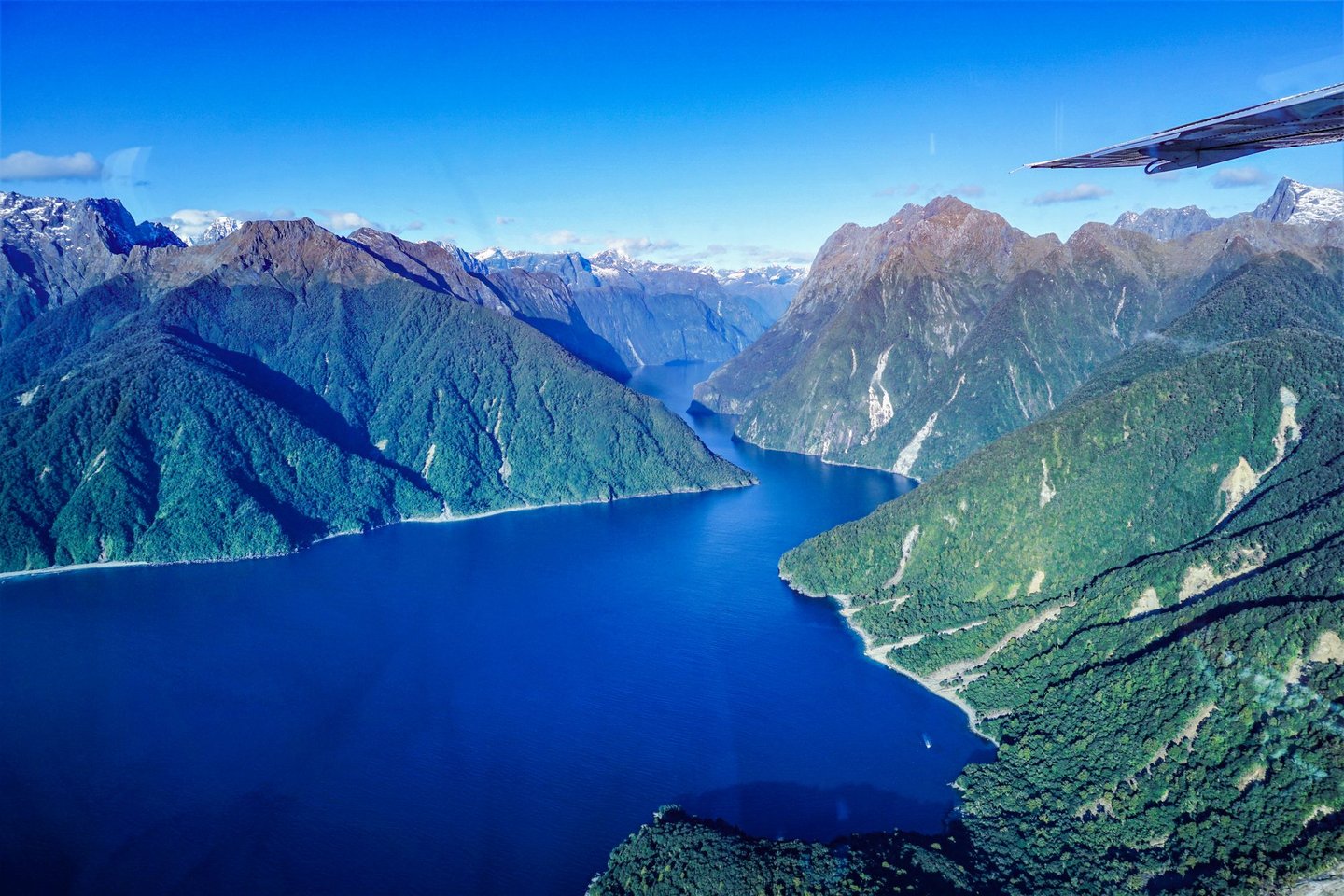 A scenic flight to Milford Sound