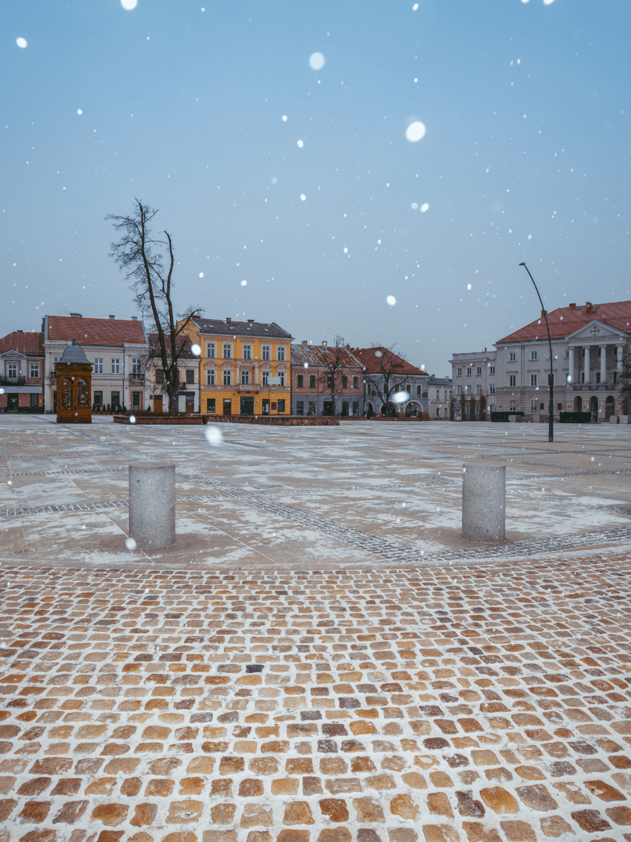 Snow falling in Kielce's town square