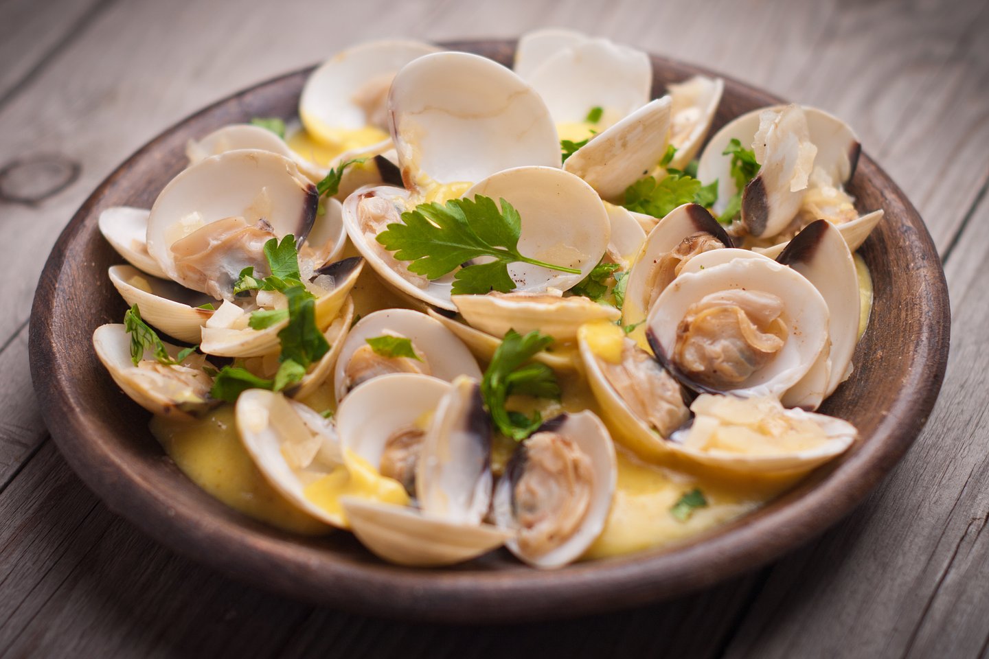 Amêijoas à Bulhão Pato, steamed clams with wine, olive oil and lemon