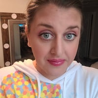 Profile pic - Tina