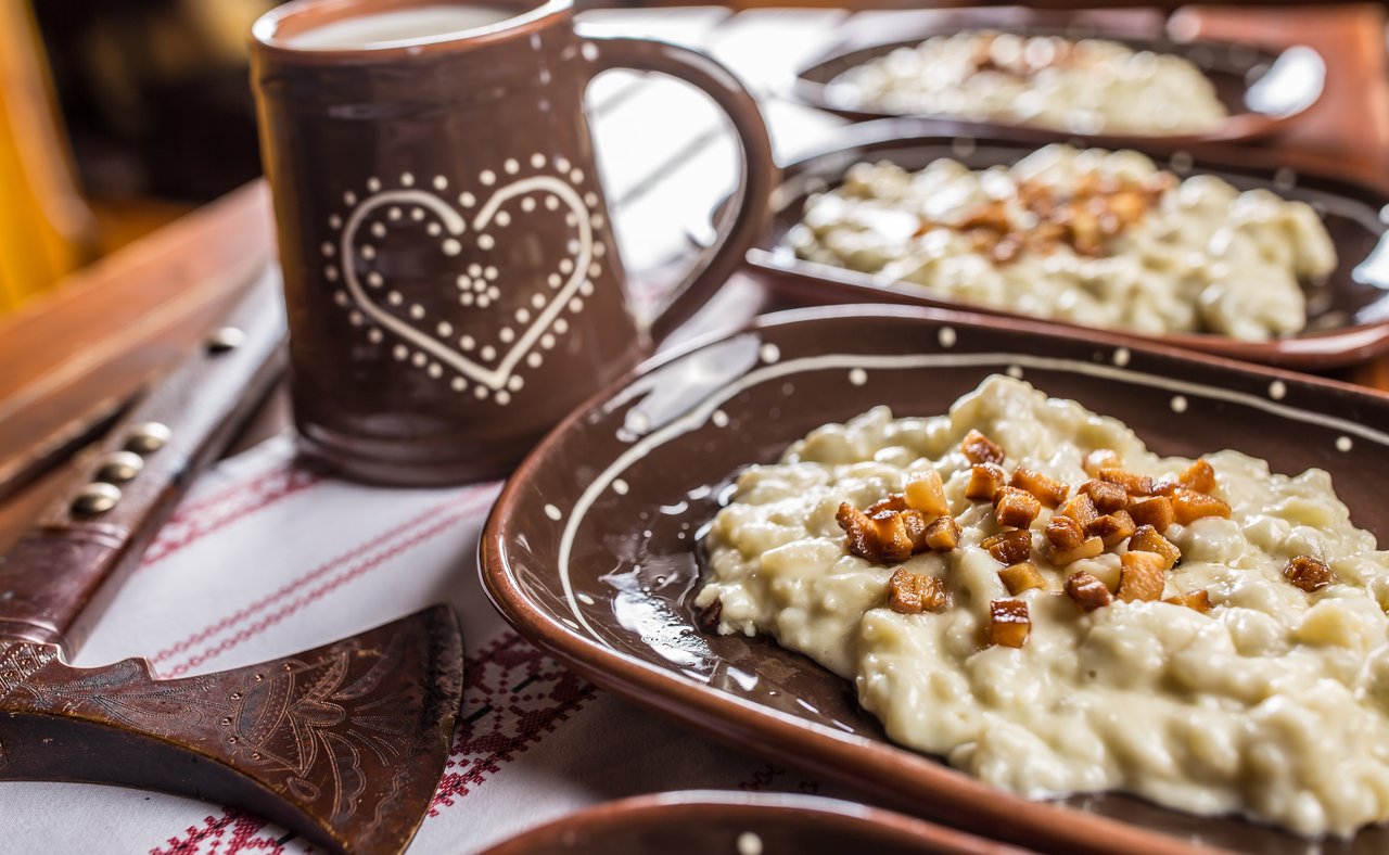 Bryndzove halusky served with sour milk