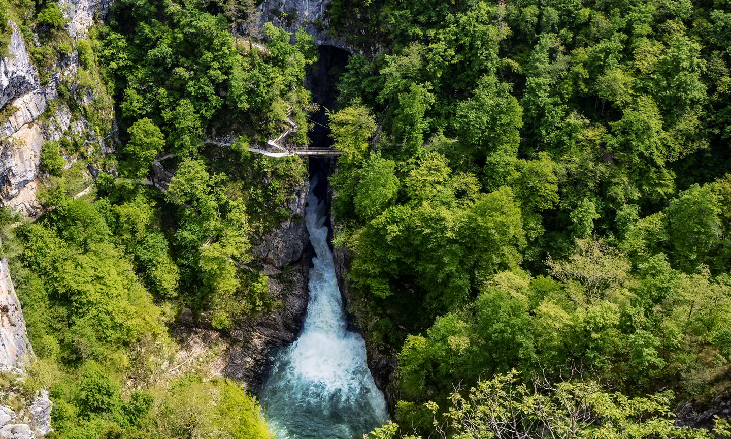 The walkway over the Reka River
