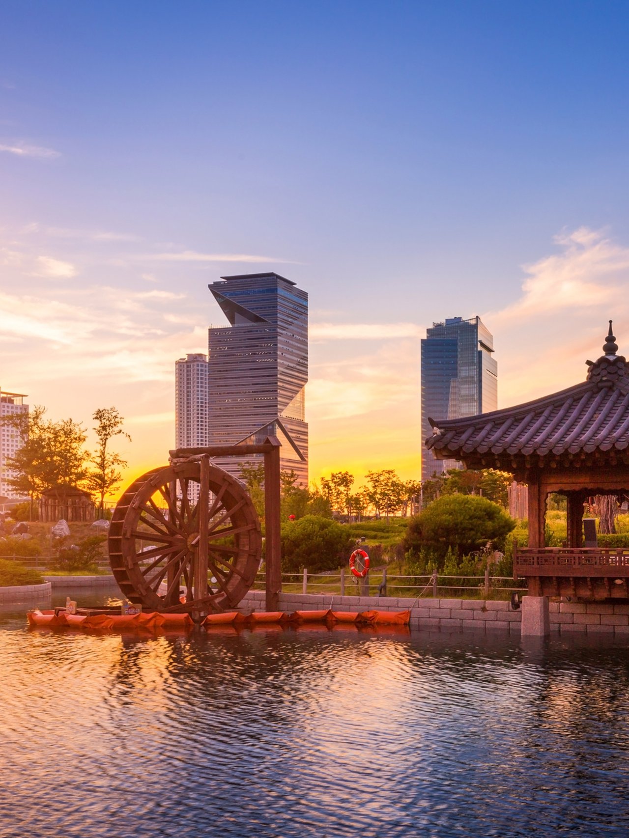 Sunset over Central Park in Incheon, South Korea