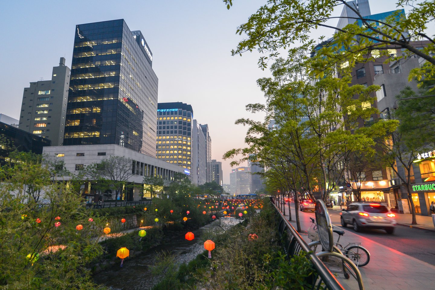 Lights along the Cheonggyecheon-ro canal in Dongdaemun, Seoul.
