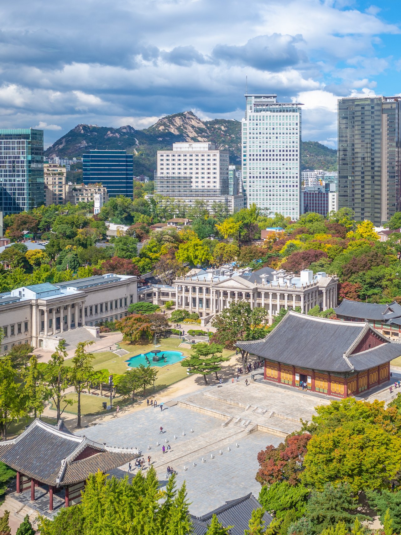 Skyline of seoul and Deoksugung Palace in South Korea