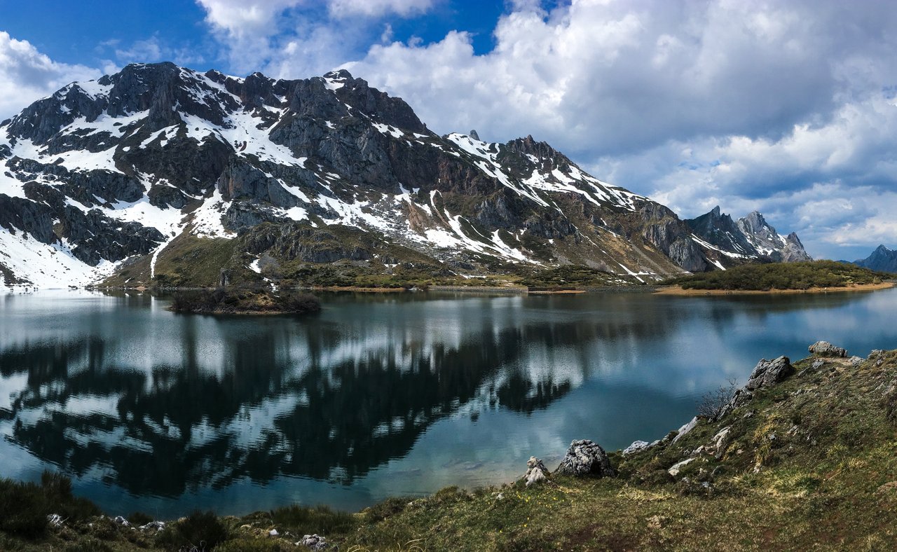 Lago del Valle in Someido National Park, Asturias, Spain