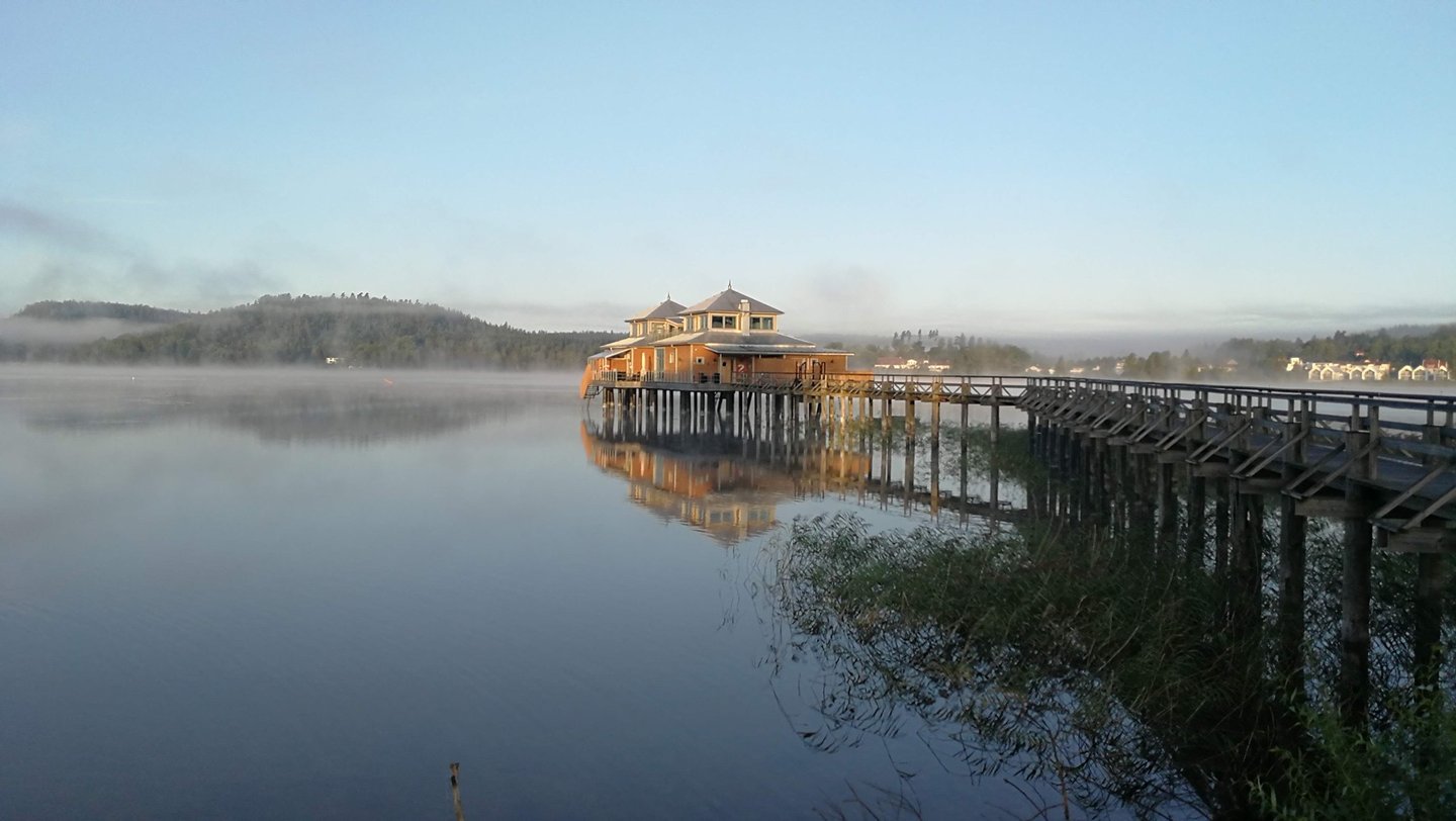 Ulricehamns Kallbadhus on a misty morning