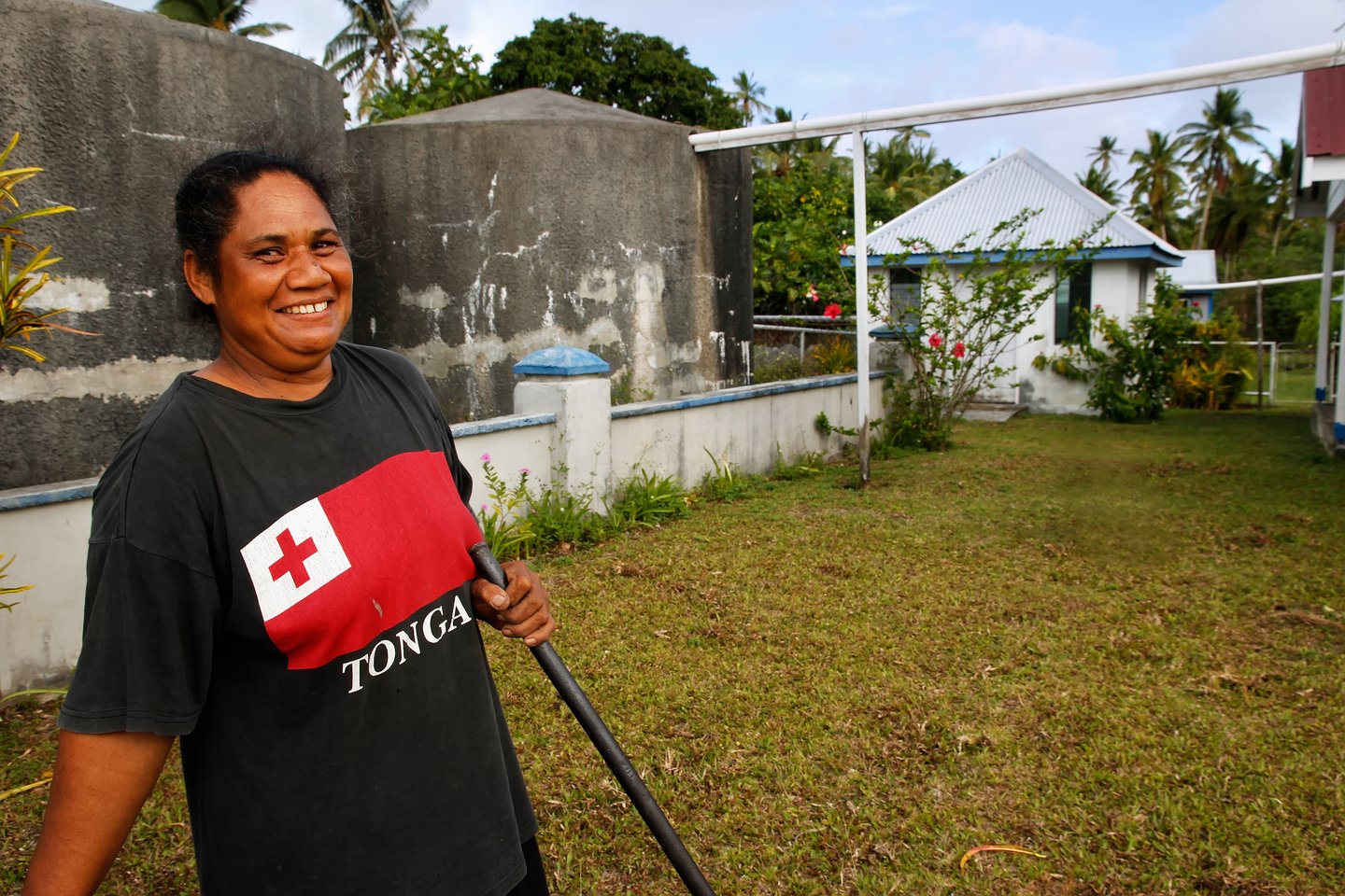  Local woman cleaning church yard, Ofu island, Tonga — Stock Editorial Photography DOWNLOAD USING Image Pack  S 1000 × 667  L 2000 × 1333  XL 5184 × 3456JPG 43.89 × 29.26cm • 300 dpi Standard License  SUPER 10368 × 6912  Re-Download Local woman cleaning church yard, Ofu island, Vavau group, Tonga