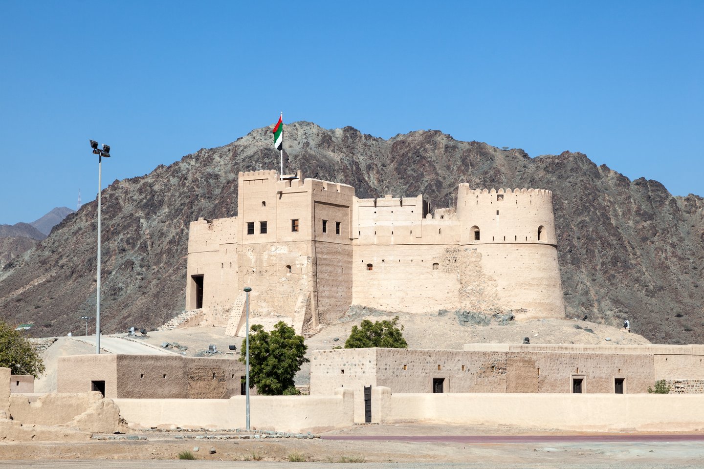 The Fujairah Fort with a mountainous backdrop