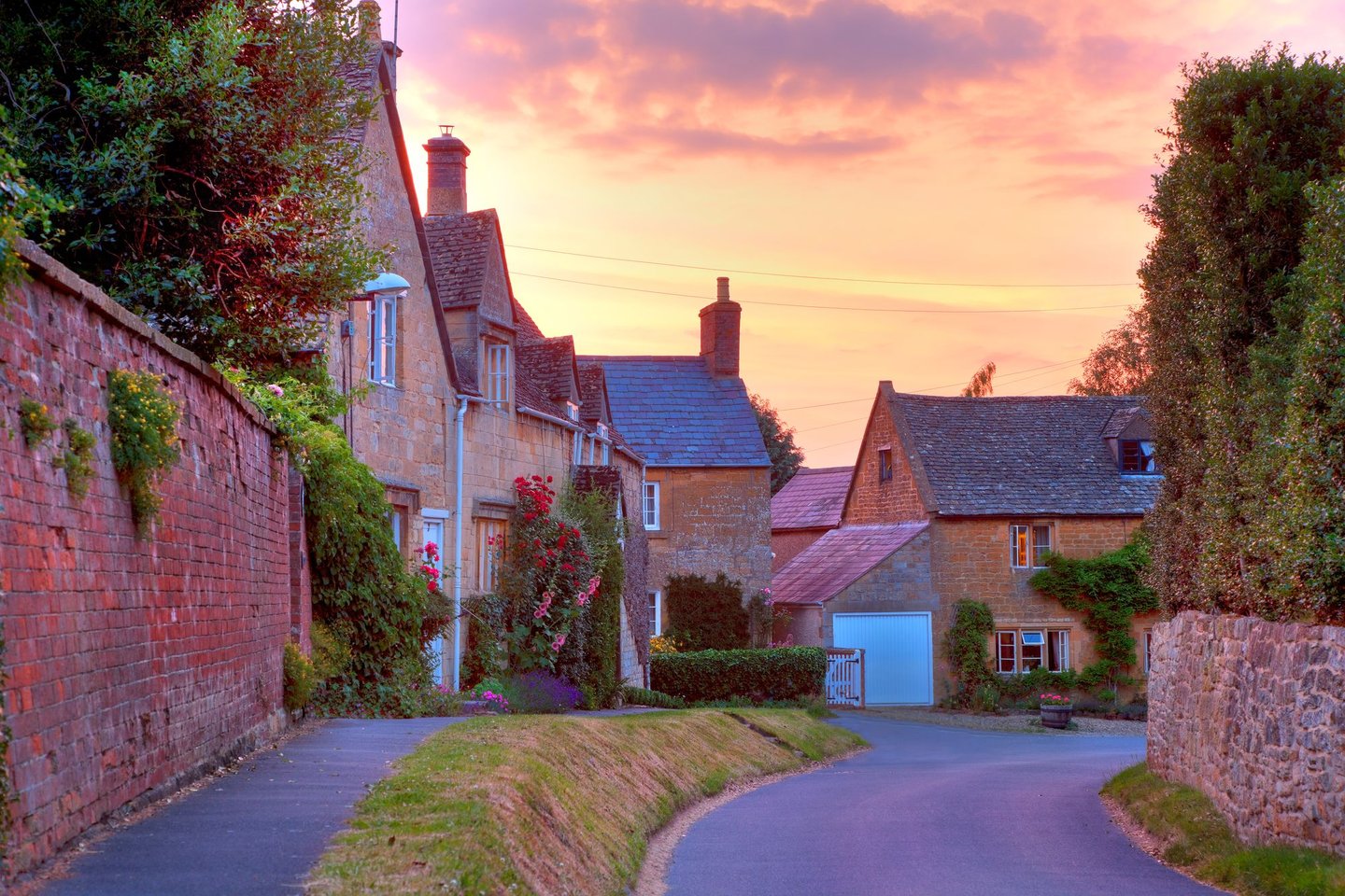 Cottages in the village of Chipping Campden at sunset