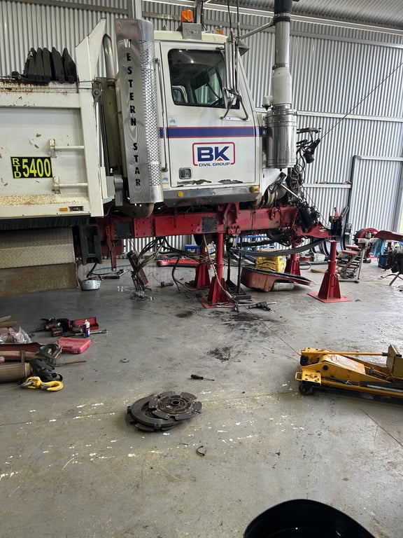 Commercial vehicle engine maintenance and diagnostics