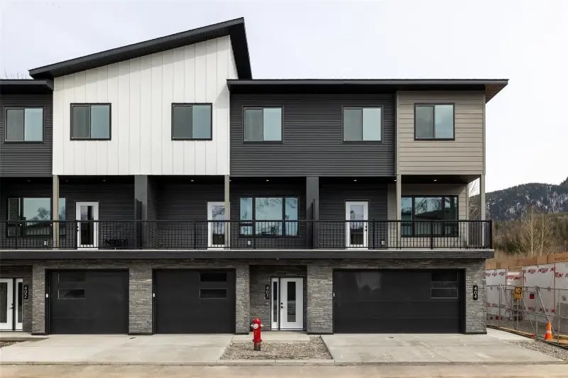 404-800 Riverside Way